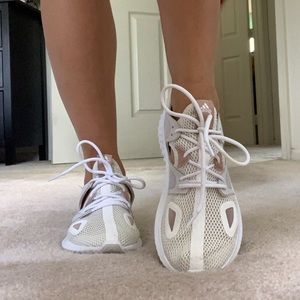 Adidas Bounce white sneakers